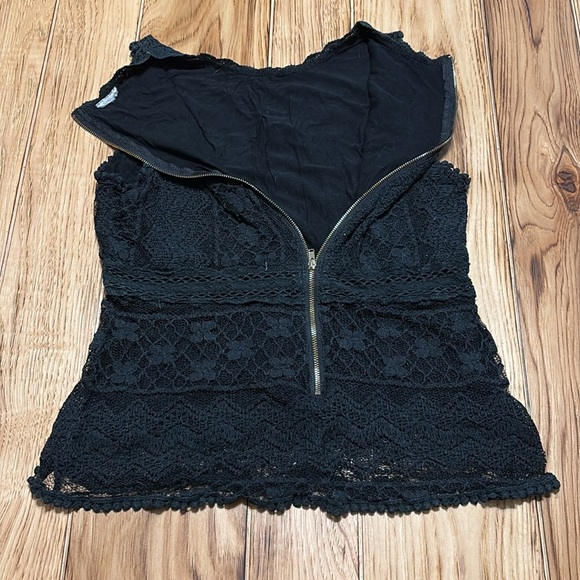Rue 21 Womens black lacy sleeveless blouse - Picture 4 of 5